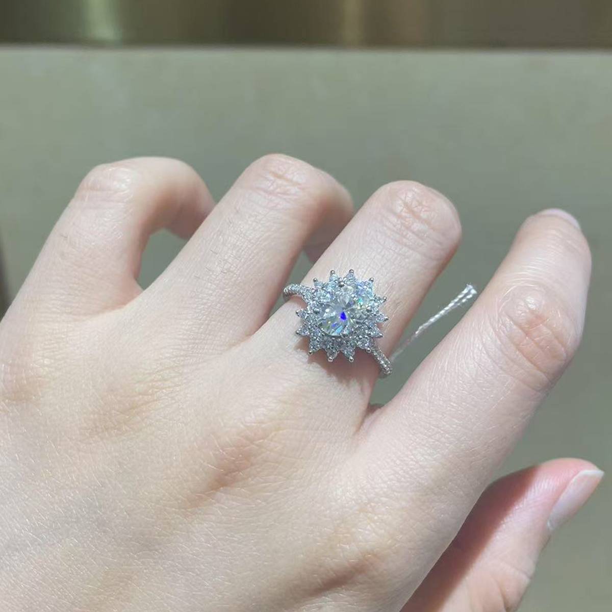 Micro inlaid Sunflower Oval Women's Ring S925 Silver Plated Platinum Customized Selection Main Stone Moissanite 1.5ct/Side Stone Cubic Zirconia